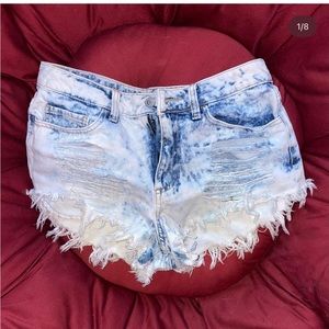 Distress jeans shorts. Size M.